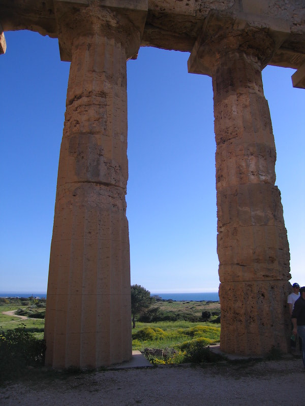 Temple columns at Selinunte with the sea behind, start of the stage to Sambuca di Sicilia