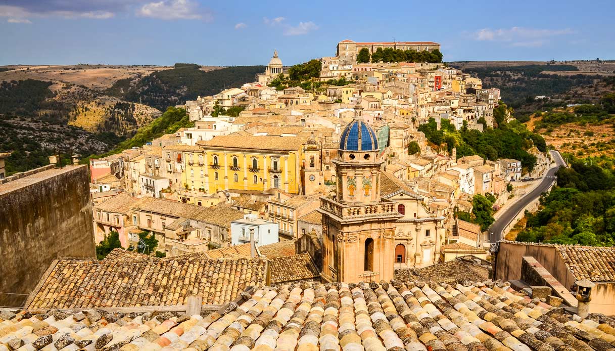 Ragusa Ibla auf seinem Hügel, Barockstädte Siziliens mit dem Rad
